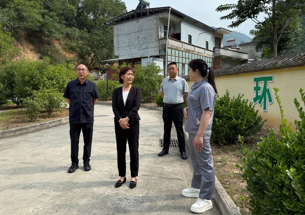 省总工会赴陕西J9集团集团水环境公司项目一线发展“夏送清冷”慰问活动